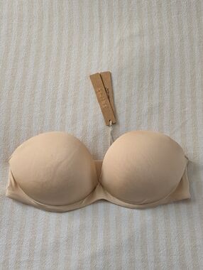 SKIMS Ultimate Push Up Strapless Bra Size:32C Sand